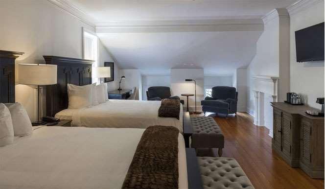 Royal Frenchmen Hotel&bar 4*