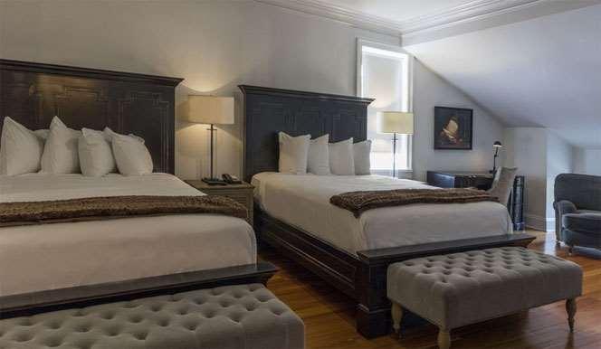 Royal Frenchmen Hotel&bar