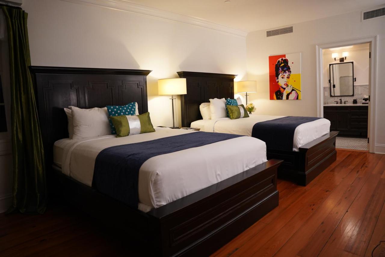Royal Frenchmen Hotel&bar Hotel 4*