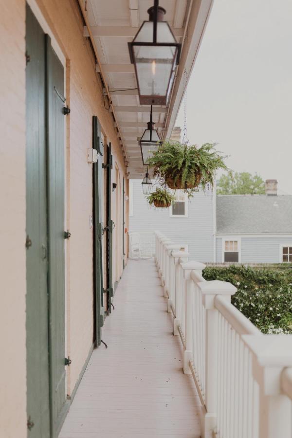 Royal Frenchmen Hotel&bar Hotel 4*