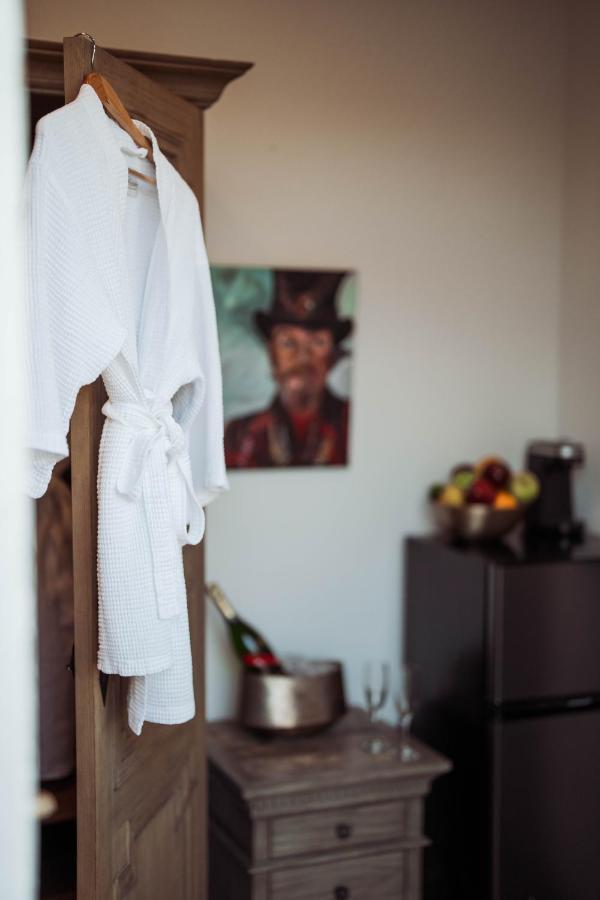 Royal Frenchmen Hotel&bar Hotel 4*