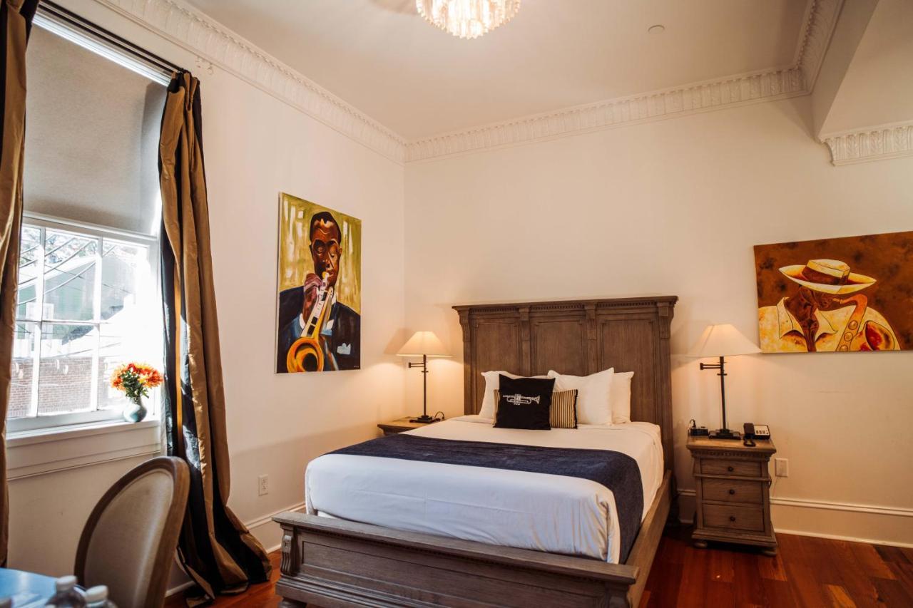 Royal Frenchmen Hotel&bar