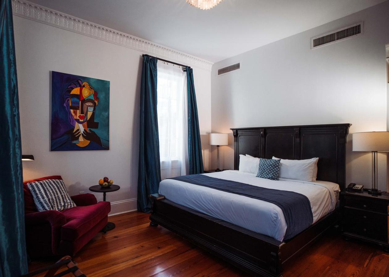 Royal Frenchmen Hotel&bar New Orleans