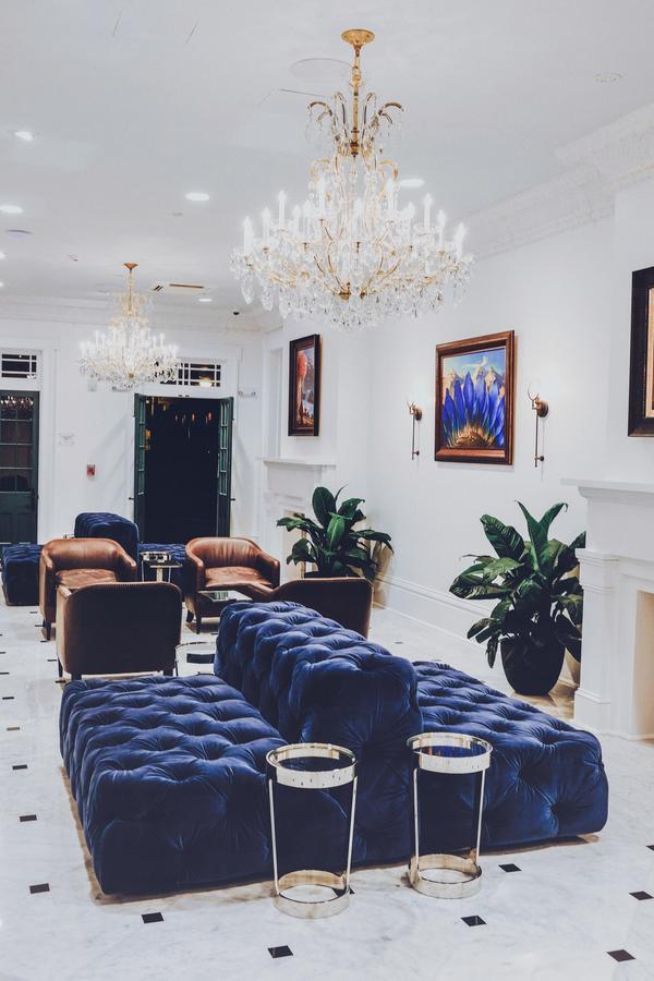 Royal Frenchmen Hotel&bar