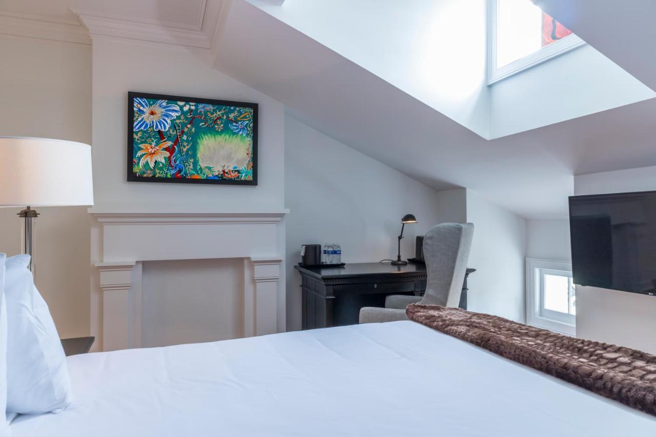 Royal Frenchmen Hotel&bar Hotel